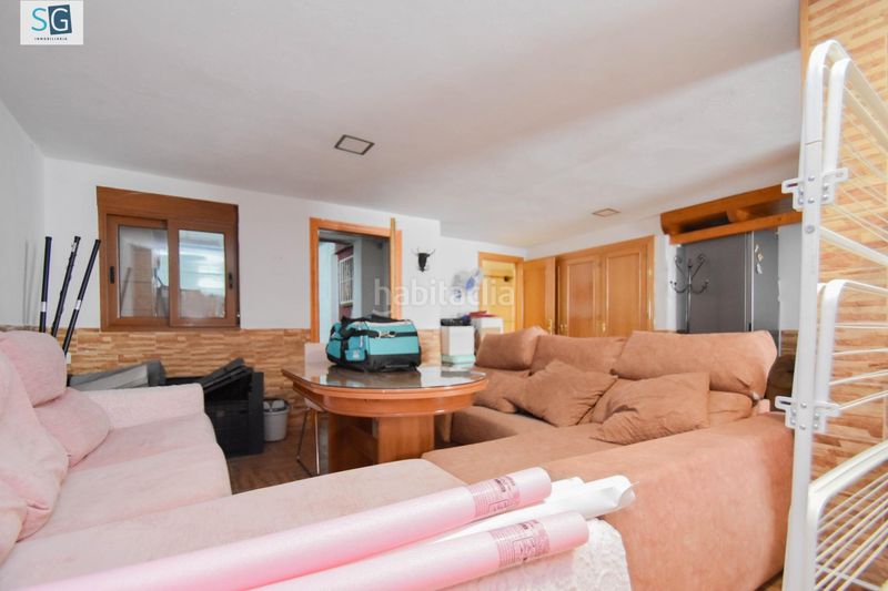 Foto 00b63caf-e9ab-43a7-87cf-6775e923c976. Casa adossada amb piscina a Cúllar Vega