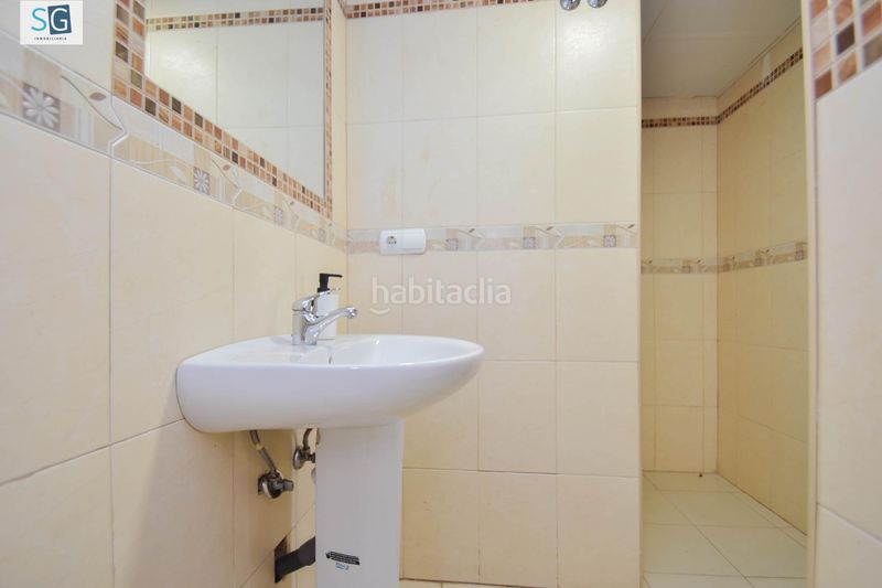 Foto 057046aa-19ac-4883-998c-854769680cd8. Casa adossada amb piscina a Cúllar Vega