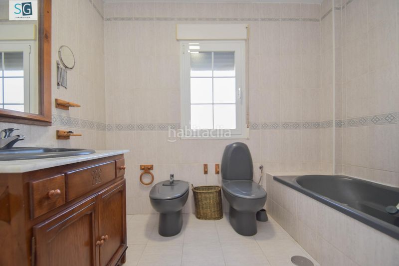 Foto 4275e15e-f795-46b0-8454-27bca0c5cd45. Casa adossada amb piscina a Cúllar Vega