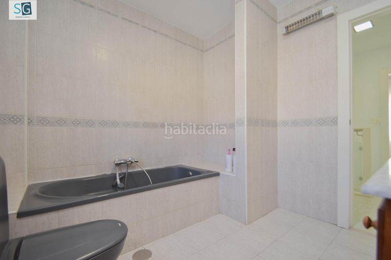 Foto 4572b52e-57b1-4e3e-8ba4-29eaec1341ca. Casa adossada amb piscina a Cúllar Vega