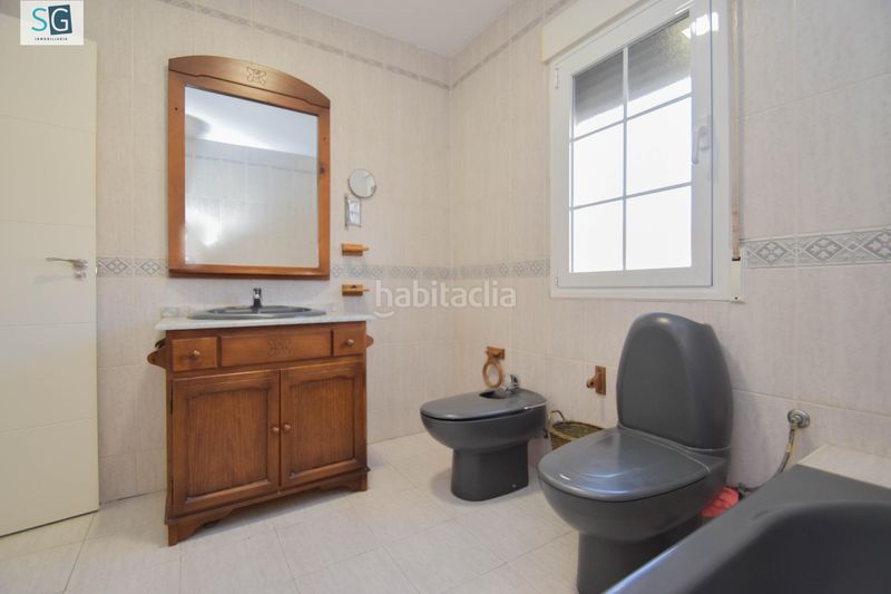 Foto 66d46d0f-cb30-487e-99a5-c1a7a3940612. Casa adossada amb piscina a Cúllar Vega