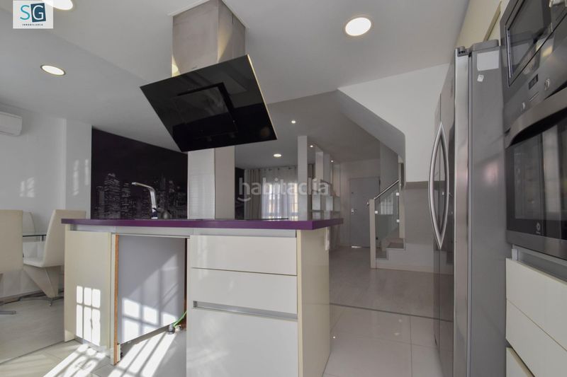 Foto a4f3d19f-d359-48a1-8596-c9cb3074ae55. Casa adossada amb piscina a Cúllar Vega