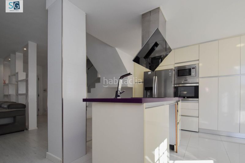 Foto a8b1a024-2c14-406e-a535-c45fca963555. Casa adossada amb piscina a Cúllar Vega