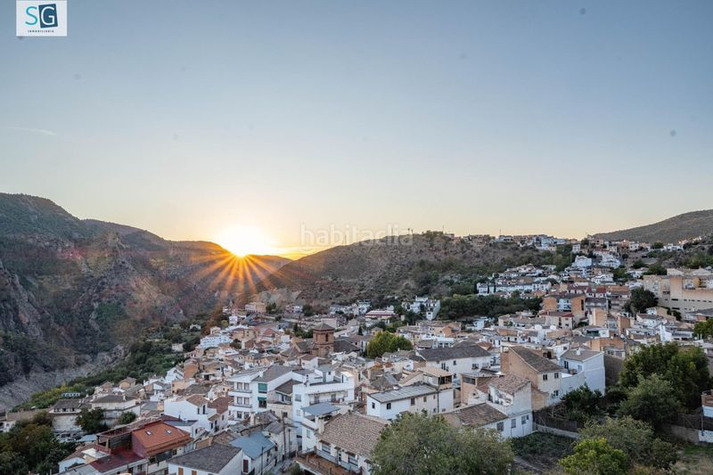 Foto 3245ef56-844a-4aa2-9bb9-c170fe1fd703. Casa amb calefacció aparcament a Güéjar Sierra