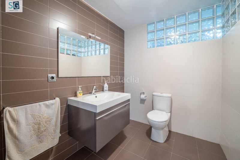 Foto 43f7ca91-f0ee-458c-a05e-a602251a2f63. Casa amb calefacció aparcament a Güéjar Sierra