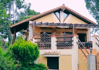 Edificio  N/a. Complejo rural premium off-grid en huelva – alta rentabilidad y