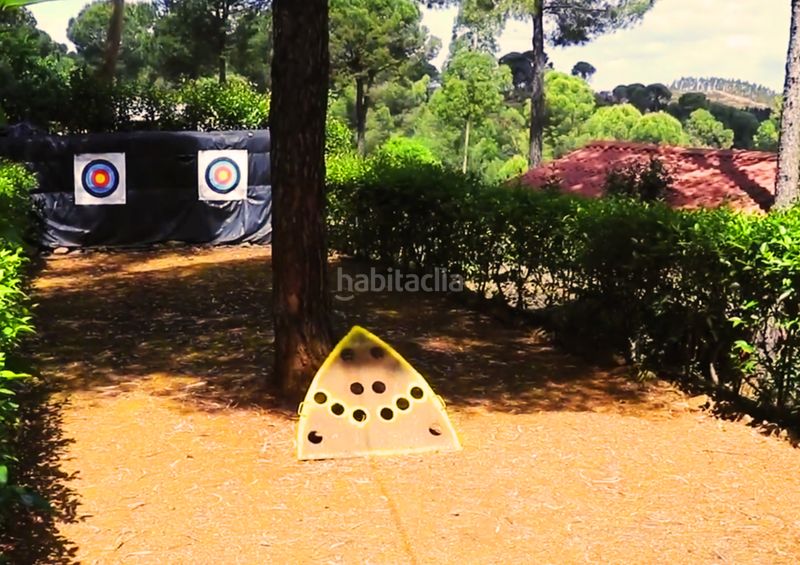 Foto d0da09ff-6b1a-4ff5-9209-5caee045fc93. Edifici amb piscina a Calañas