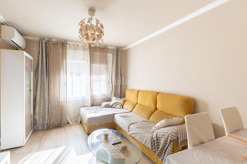 Foto 0a729271-1596-482a-a739-2e9b34f2a92c. Piso en Artigues Badalona