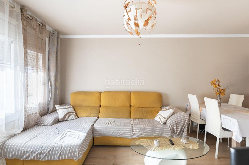 Foto eebffe37-b4e1-4cd1-a012-cbae723d5ea6. Piso en Artigues Badalona