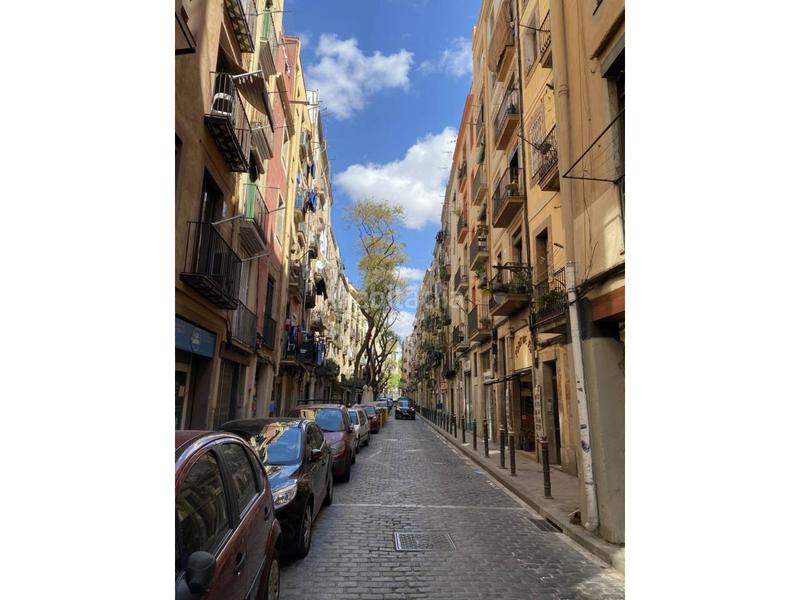 Foto 1d0d6e21-b71c-4616-b7d8-fb38f00fe231. Local comercial a St. Pere - Sta. Caterina - El Born Barcelona