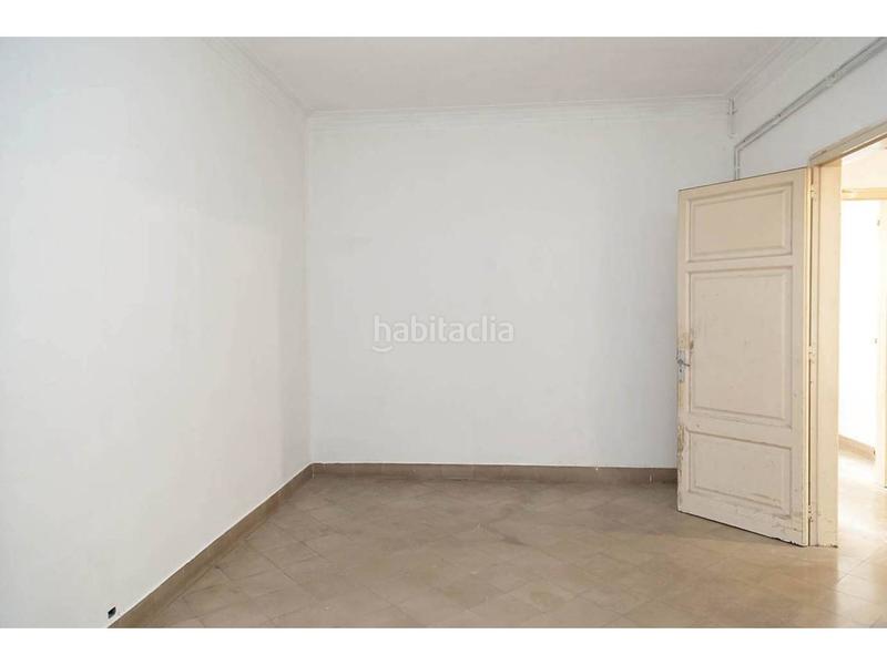 Foto 45d6b83c-1e62-47cd-a0aa-1b6b53ae0d1e. Piso  con muchas posibilidades en sagrada familia en Barcelona