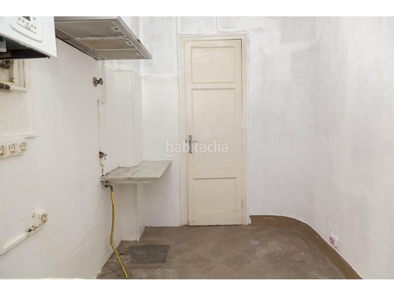 Foto 97ac9b00-167b-4bab-ab44-4c9f75a997df. Piso  con muchas posibilidades en sagrada familia en Barcelona