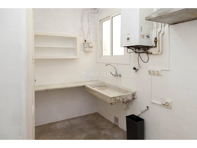Foto ca5c9fbe-6359-437c-b90b-f59d955666a1. Piso  con muchas posibilidades en sagrada familia en Barcelona