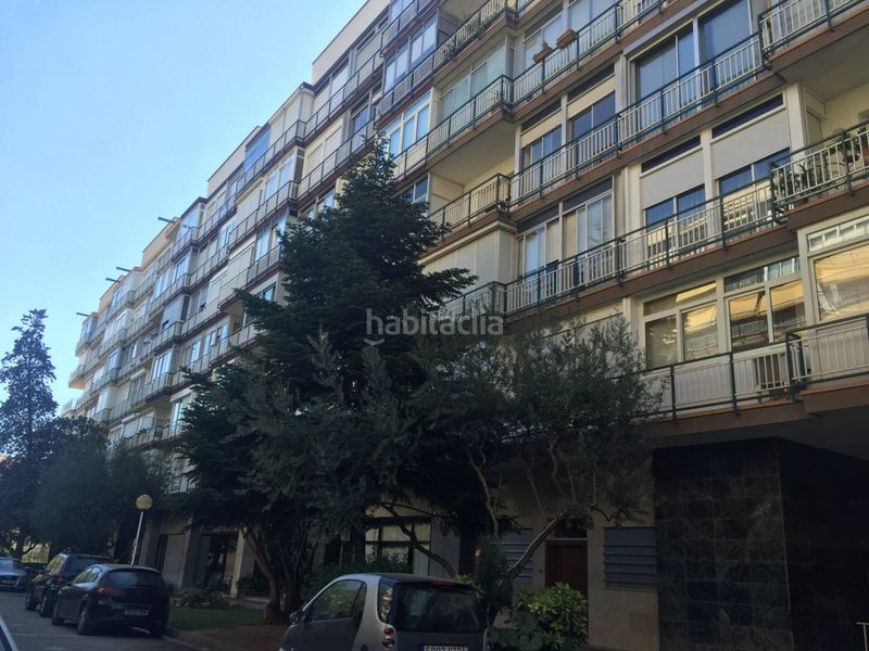 Foto eb0f056c-84d6-4be4-9b4f-8e8b7e150195. Aparcament cotxe a Pedralbes Barcelona