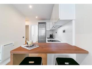 Rent Flat  Carme. Espacio único en el corazón de igualada estudio de 70m en edific