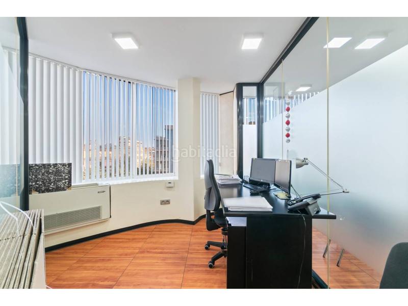 Foto 0234a70d-08bb-40f5-b39e-2e172c75365d. Oficina amb calefacció aparcament a Barri de les Corts Barcelona