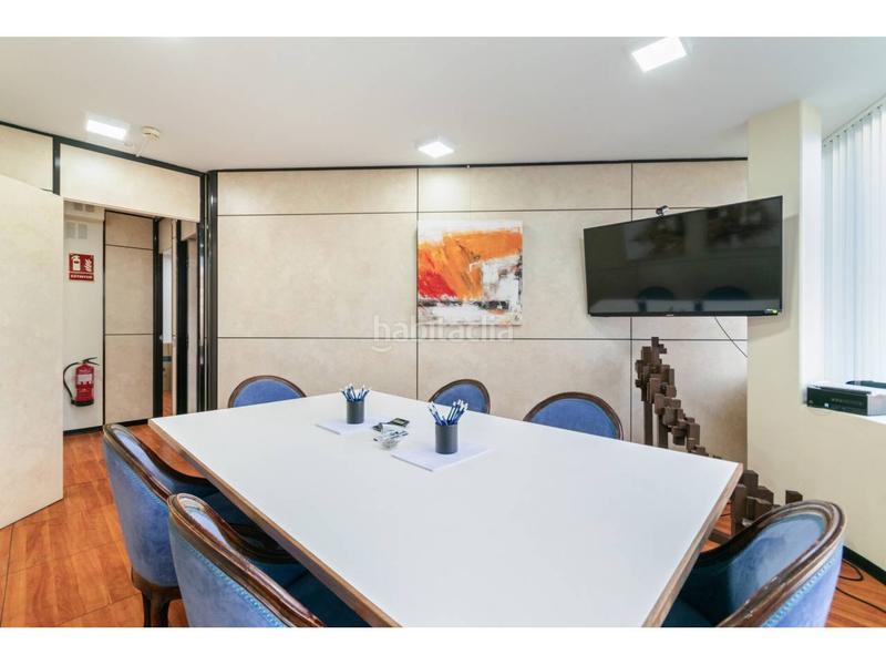 Foto 190f2b8b-84ec-4cc5-8a76-1502e1021373. Oficina amb calefacció aparcament a Barri de les Corts Barcelona