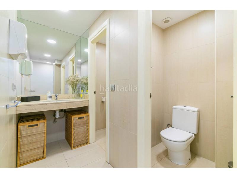 Foto 5b7051f5-342d-42b5-8bd1-8d29c9bb8c49. Oficina amb calefacció aparcament a Barri de les Corts Barcelona