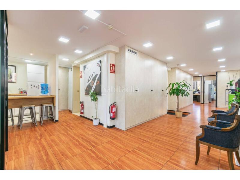 Foto 84d9a948-e899-4a4b-83f7-0aca986a66b2. Oficina amb calefacció aparcament a Barri de les Corts Barcelona