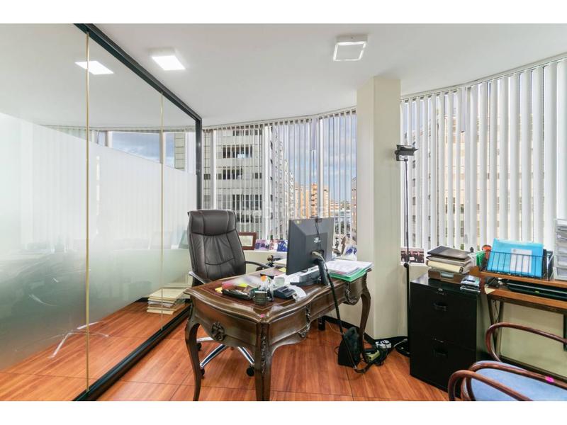 Foto b8988a14-2c31-41be-9912-acb8d32c76c7. Oficina amb calefacció aparcament a Barri de les Corts Barcelona