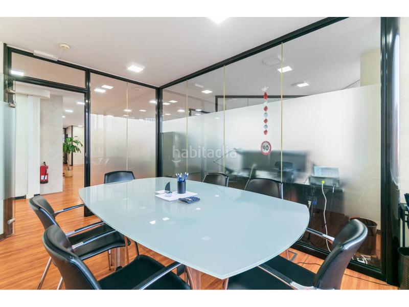 Foto bbe3e5d4-2cf8-4291-ada1-d57be6559397. Oficina amb calefacció aparcament a Barri de les Corts Barcelona