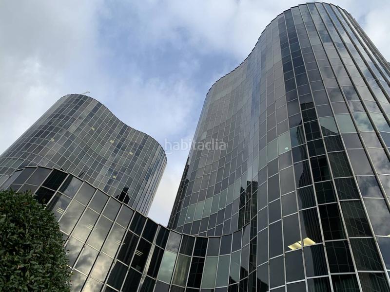 Foto bdc55e89-506c-4b54-ae2c-9e3d81f9f5c3. Oficina amb calefacció aparcament a Barri de les Corts Barcelona