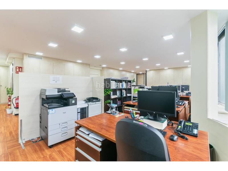 Foto edfbd00a-83e7-4064-861c-1969d126e62e. Oficina amb calefacció aparcament a Barri de les Corts Barcelona