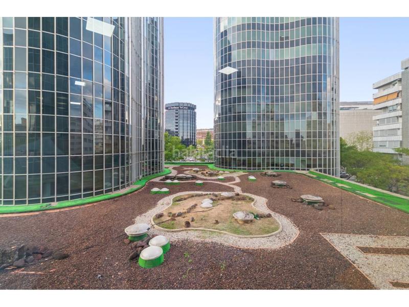 Foto fbdde725-efd7-41e0-9aba-73a4639a8bb3. Oficina amb calefacció aparcament a Barri de les Corts Barcelona