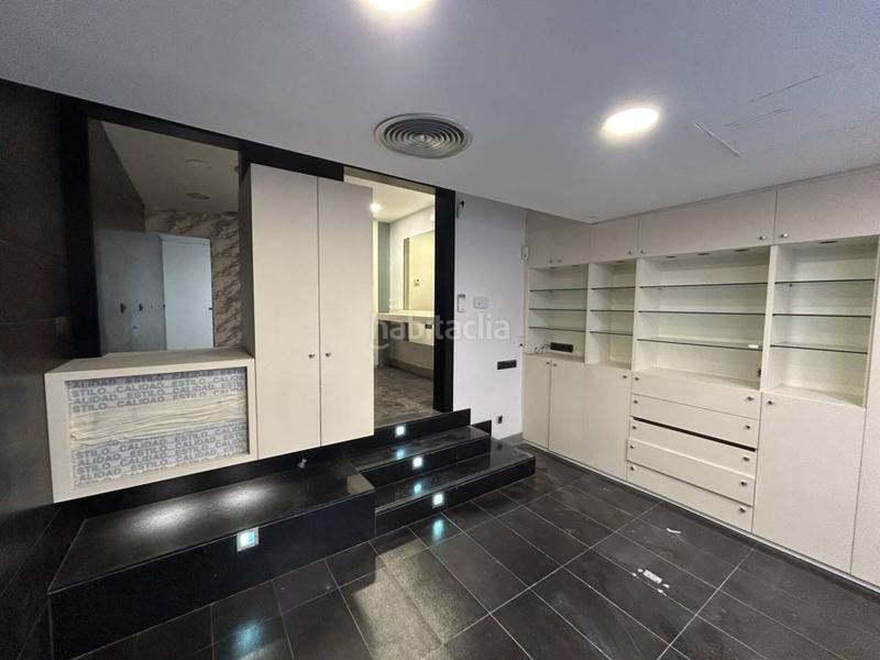 Foto 4c8eb41e-ed07-4b26-9388-93f5533e0d47. Rent business premise in mare de déu de montserrat 15 in Barcelona