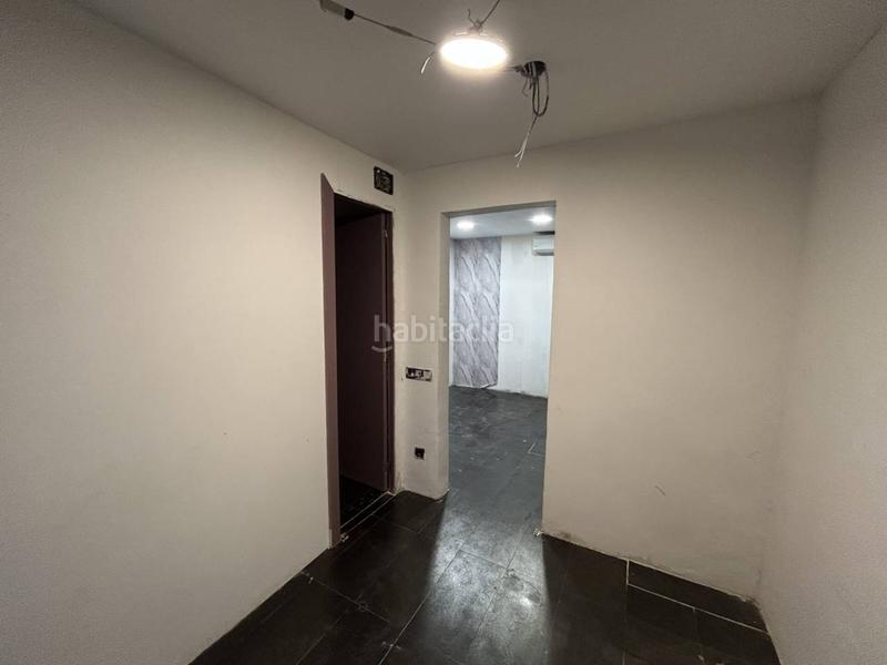 Foto 63a0b3c7-fd35-42e2-8845-768608f2490c. Rent business premise in mare de déu de montserrat 15 in Barcelona