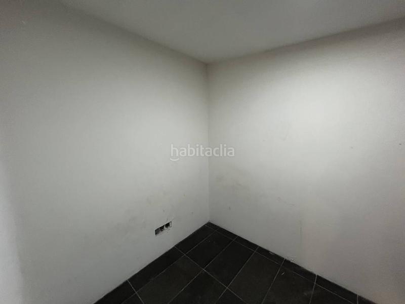 Foto 946b5f97-d1d2-4df5-826a-9a2b1d8c0c0d. Rent business premise in mare de déu de montserrat 15 in Barcelona