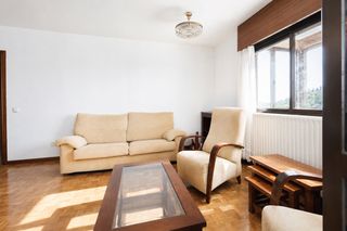 Miete Etagenwohnung  Calle de ramón gómez de la serna. Se alquila piso en ramon gómez de la serna