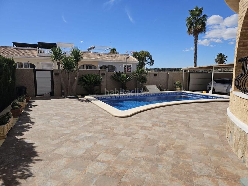 Foto dd70cfe5-a227-4250-9e36-a7c90064365e. Casa amb piscina a Benijófar
