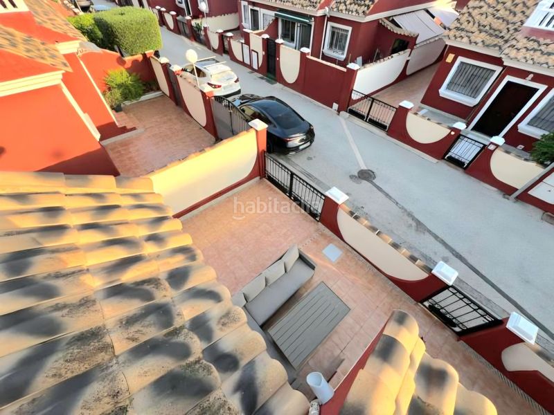 Foto 1215c2df-43ab-4b6c-936c-06f393408e97. Casa adossada amb piscina a Los Almendros Orihuela