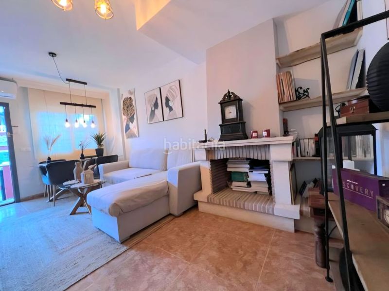 Foto 14725fb6-7f82-4fc9-a9ba-e35e69cebbc9. Casa adossada amb piscina a Los Almendros Orihuela