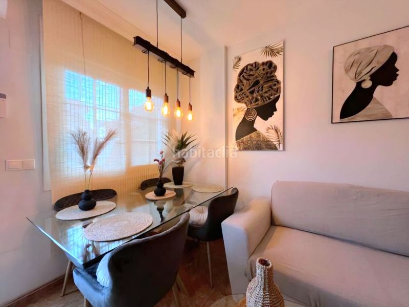 Foto 3d1516e5-af56-448a-b2ce-be46e5c614cb. Casa adossada amb piscina a Los Almendros Orihuela