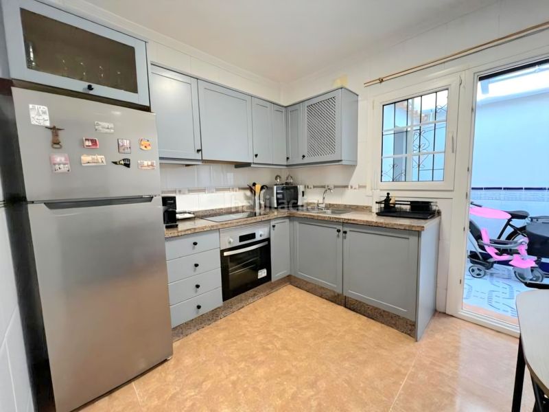 Foto 4a7ff492-7e59-42b2-acdf-5233bfdfabc9. Casa adossada amb piscina a Los Almendros Orihuela