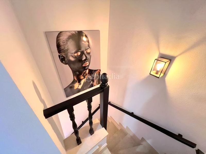 Foto 56377a55-e5dc-47a3-800a-51b1e0538cce. Casa adossada amb piscina a Los Almendros Orihuela