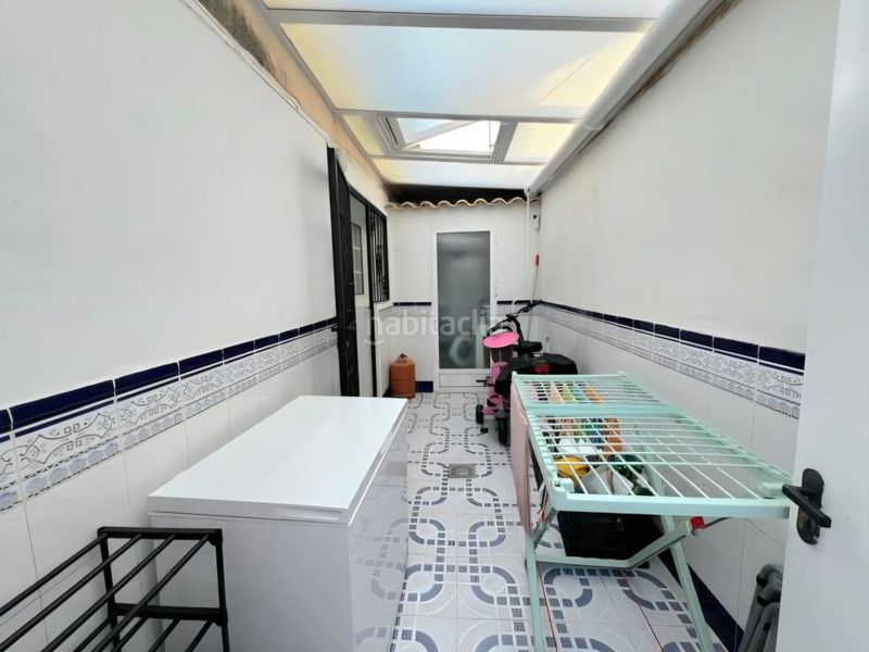 Foto dbcb6ce7-204e-4b97-9d1a-3b8e6dc96a36. Casa adossada amb piscina a Los Almendros Orihuela