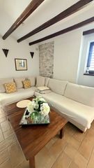 Chalet en Centro. Casa de alta gama con dos dormitorios y una amplia parcela priva