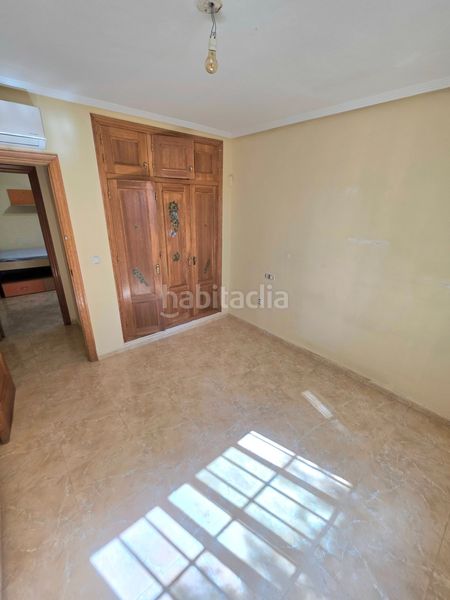 Foto 311159bc-7b6c-4e10-b36f-391f5ba6ee5a. Casa adossada amb piscina a Parque Acuático - Sector 25 Torrevieja