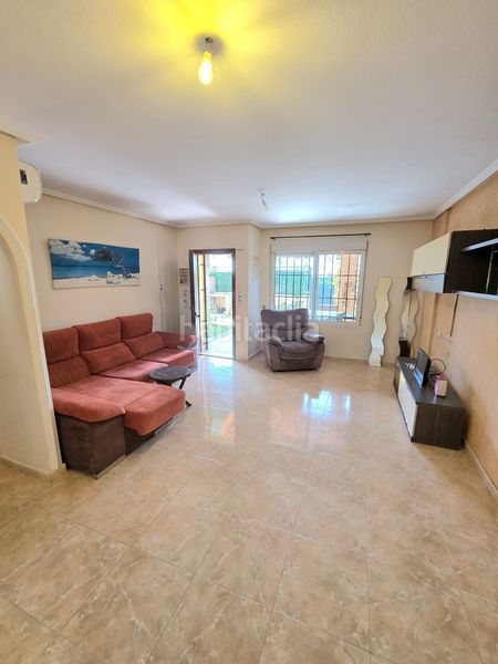 Foto b349117a-c7fb-42f4-a3a3-d62068b1031f. Casa adossada amb piscina a Parque Acuático - Sector 25 Torrevieja