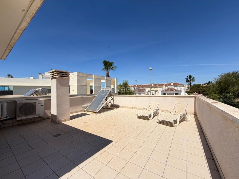 Foto 09252963-b282-4f31-864a-83e4701d8365. Casa amb piscina a Rojales