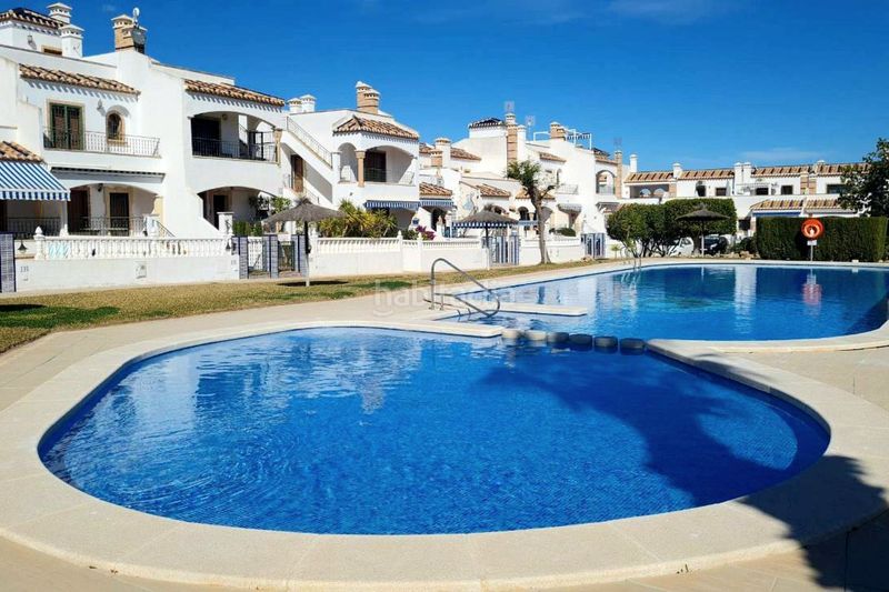 Foto c0fded8f-869b-43e6-bff8-85c90f24df84. Àtic amb piscina a Los Almendros Orihuela