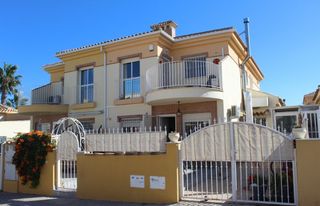 Casa adossada a Los Almendros