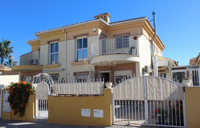 Foto 9ff456ae-4d63-44ef-874b-a5a8c34dd9e1. Casa adossada amb piscina a Los Almendros Orihuela