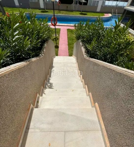 Foto a2cd900a-4fdc-4456-aee4-49b8e7fcb300. Apartament amb piscina a Aguas Nuevas Torrevieja