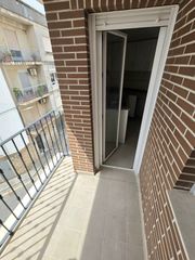Apartament a Pego. Apartamento de tres dormitorios en un edificio moderno en la ciu