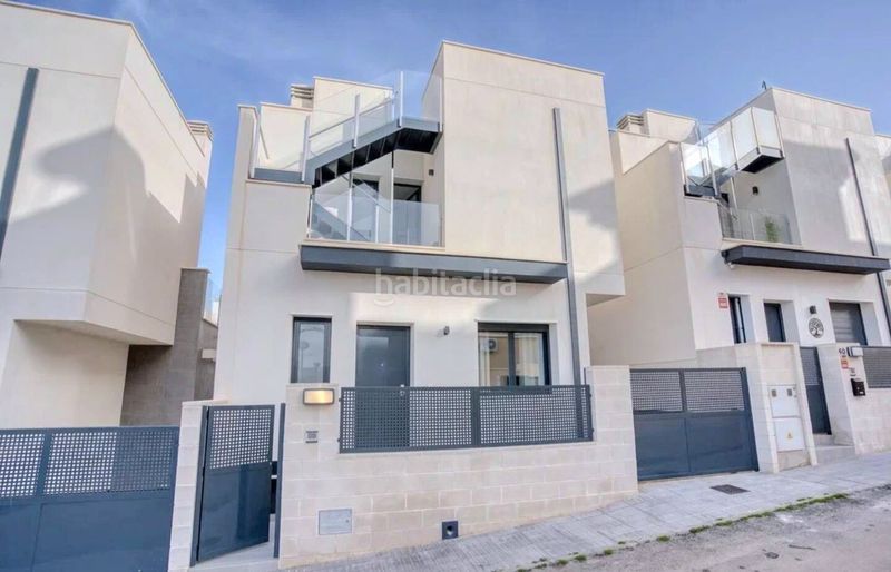 Foto 7d3445e2-4d92-4249-9ae4-4aa8f0f17555. Casa amb piscina a Los Almendros Orihuela