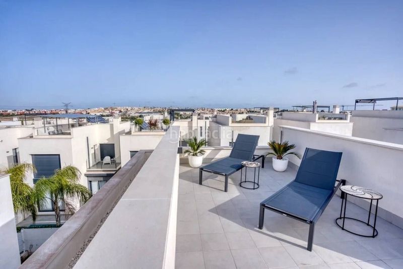 Foto ef5df94d-9d9c-4f74-a1f5-a8f4b48d763d. Casa amb piscina a Los Almendros Orihuela